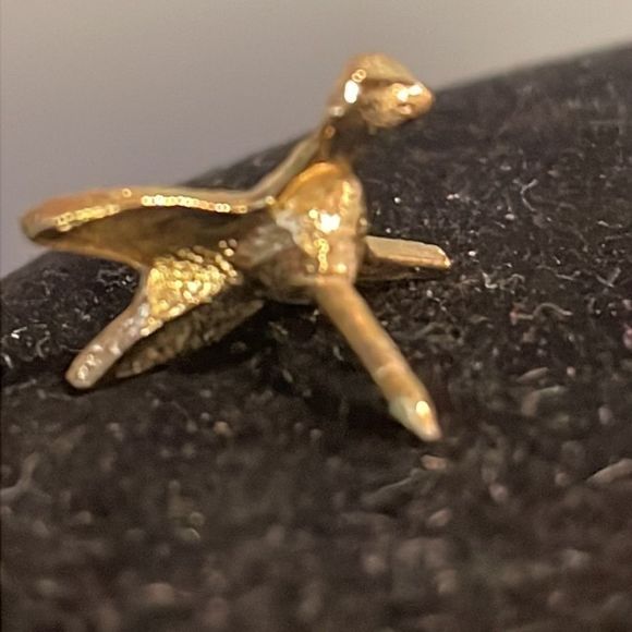 Vintage 0.75” Home Interiors gold tone hummingbird hat/lapel/tie pin - Picture 7 of 10